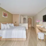 Silverland May Hotel